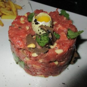 Steak tartare: a raw food you may want to avoid in pregnancy. Photo Credit: Wikimedia Commons https://creativecommons.org/licenses/by-sa/4.0/