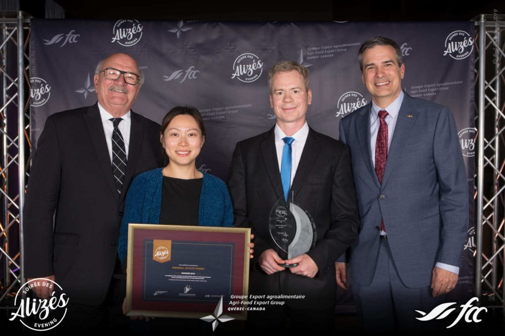 Carol and Jeremy Accept the Jury's Choice Alize Award at SIAL Toronto in 2019